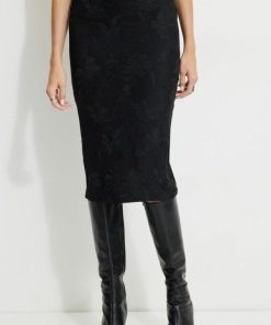 Newmoun.shop849cf79d05 2